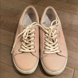 Ecco Sneakers